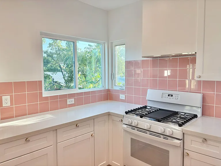 4941 York Blvd — Photo 4