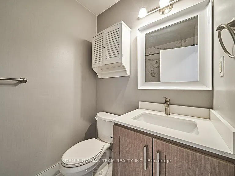 181 Waverly St S #UPPER — Photo 10