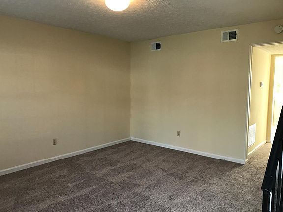 5th image of 3409 Gatewood Ct APT D