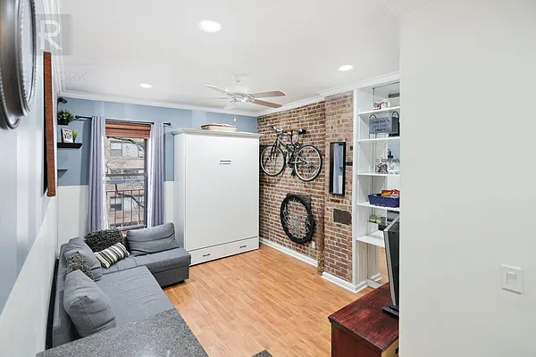 Sold by R New York | media 1