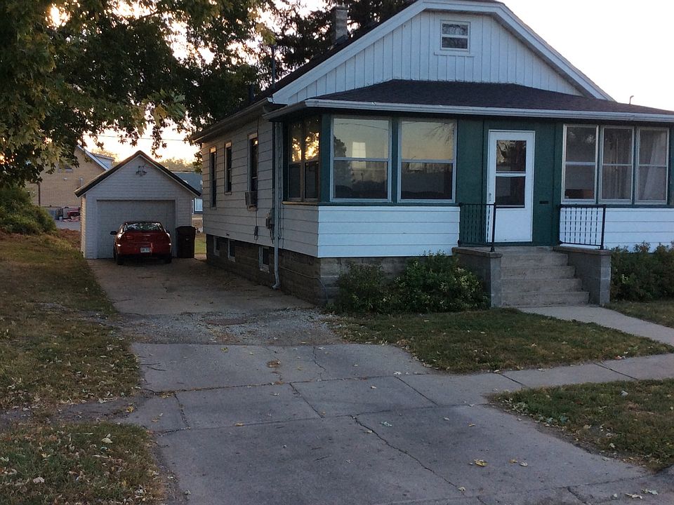2nd image of 527 Hayes Ave