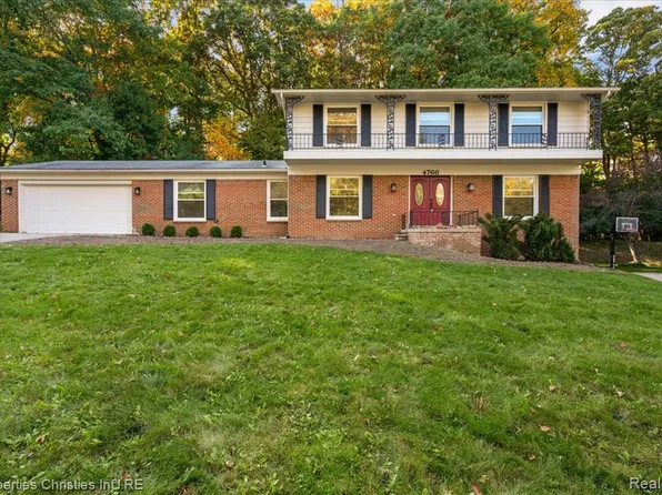 4766 Hardwoods Dr, West Bloomfield, MI 48323
