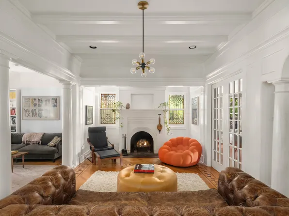 51 Dekoven Court image 4 of 31