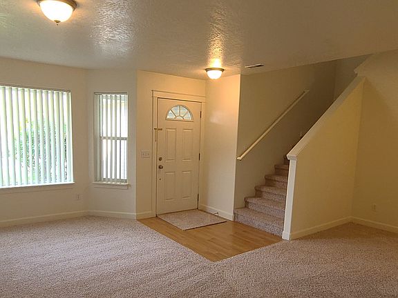 Natural light throughout