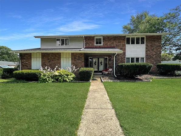 5009 Robinhood Ln, Erie, PA 16509