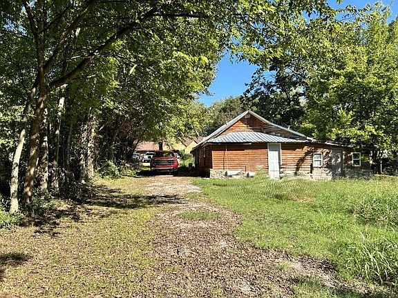 3rd image of 207 Brewer Ave