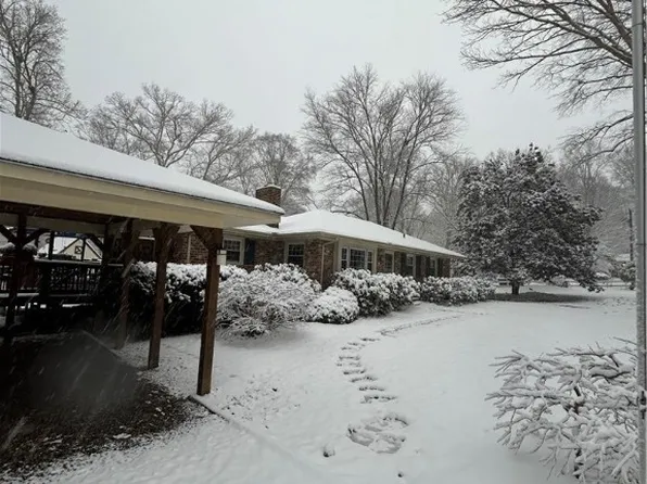 8828 Gem St, North Chesterfield, VA 23235