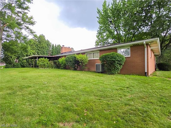 5th image of 1815 Glenmont Dr NW