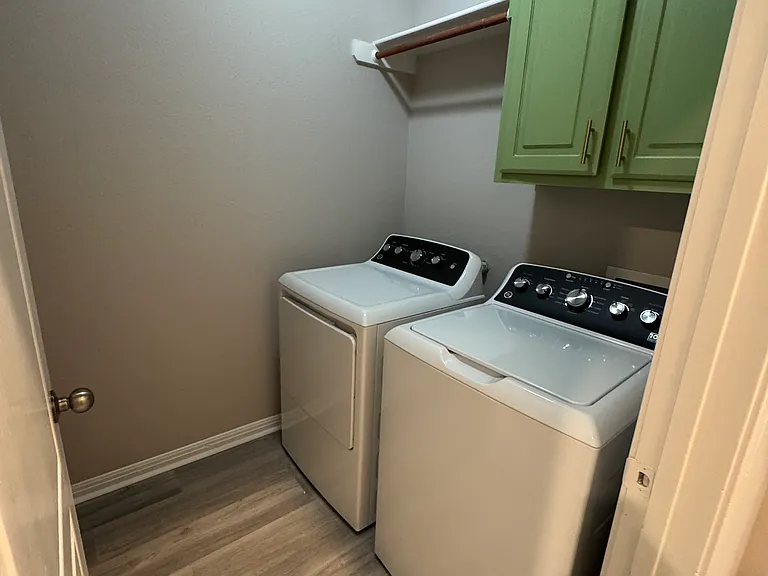 3200 Pinnacle Cv #B — Photo 17