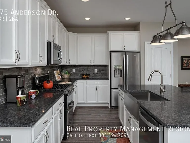 275 Anderson Dr — Photo 4