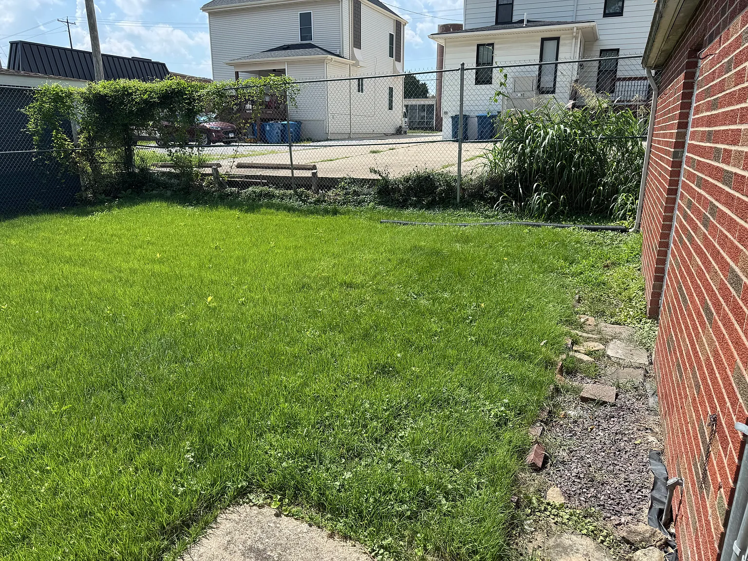 3 bed, 1200 sqft, $1,775 — Photo 3