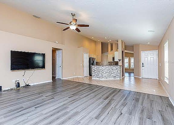 5th image of 2136 Brandon Park Cir
