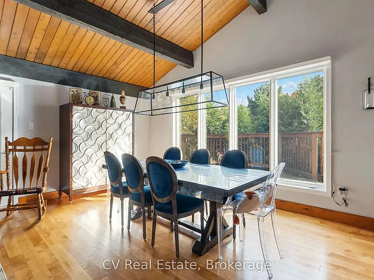 156 Chamonix Cres — Photo 16