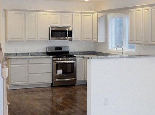 2nd image of 405 Reedsdale Rd #2