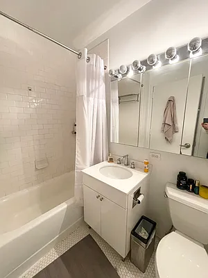 Rented by NY Living Solutions | media 25