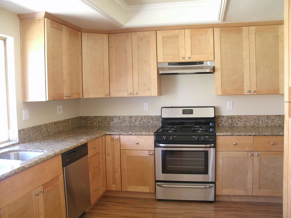 2nd image of 809 E 19th St