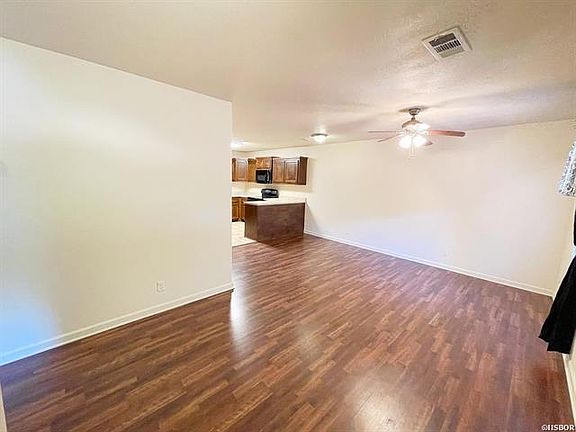 3rd image of 105 Parkshores Rd Unit A
