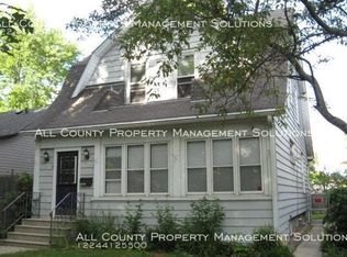 621 Hickory St, Waukegan, IL 60085