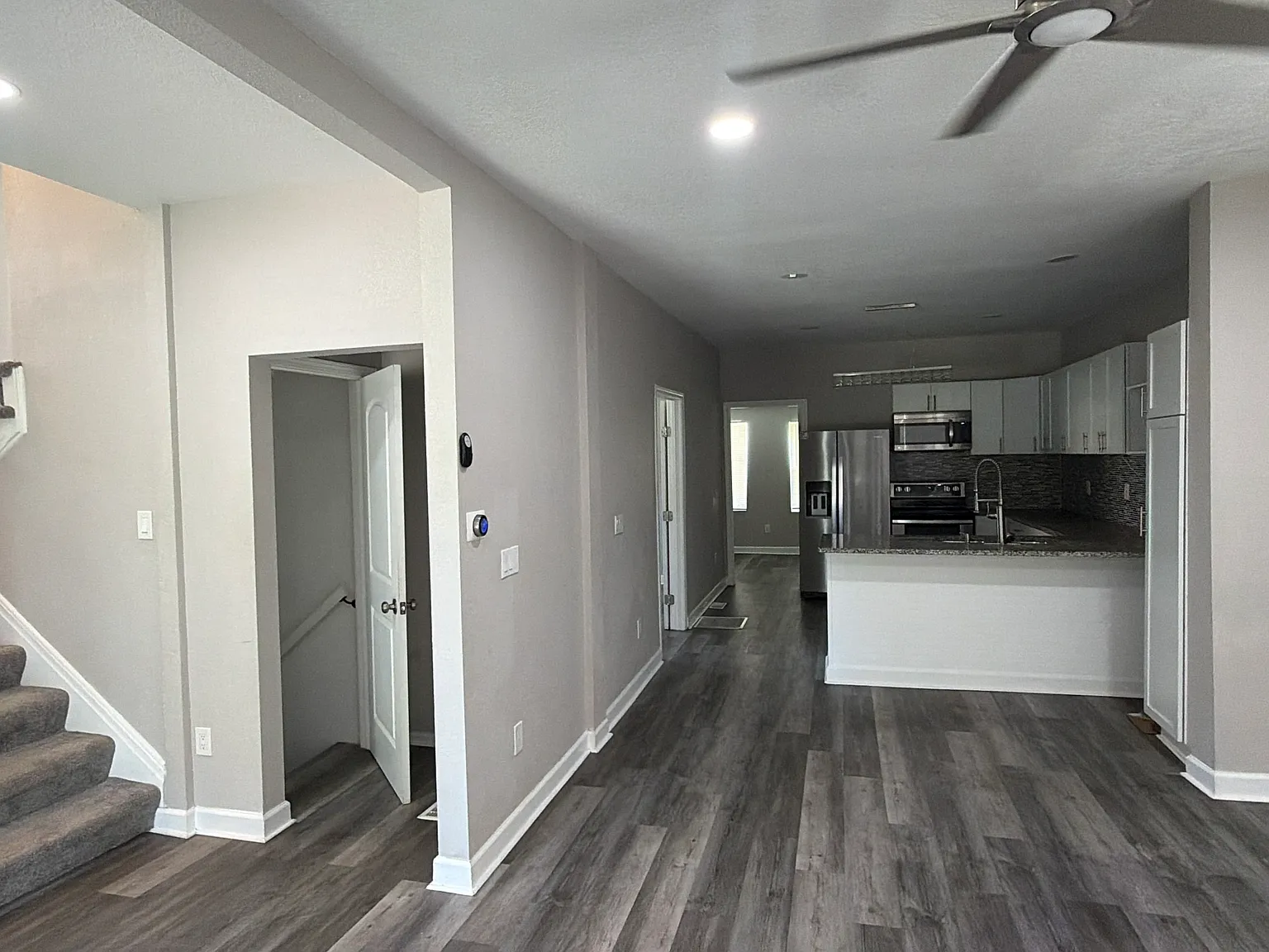 5 bed, 2.5 bath, 2768 sqft, $2,300 — Photo 4