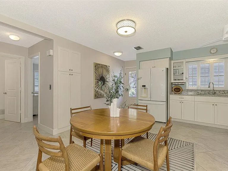 2643 Lear Rd — Photo 5