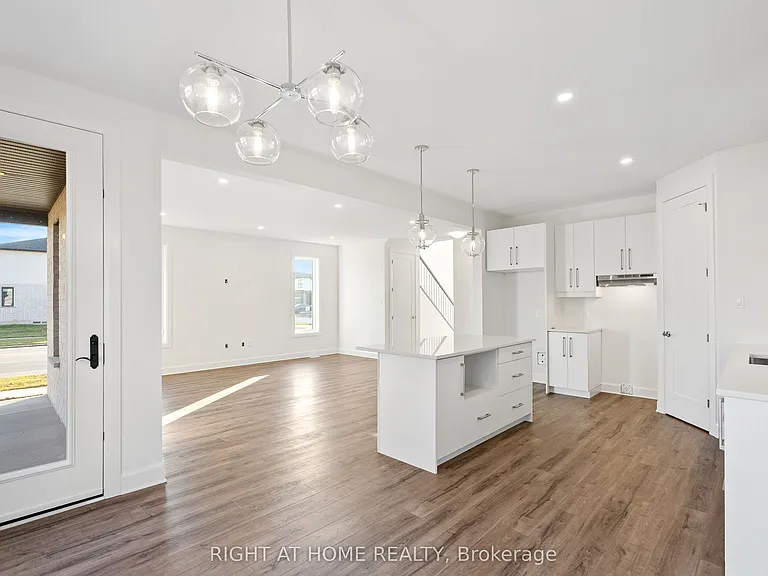 2 Welch Ct — Photo 4