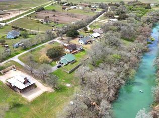 398 Redbird Ln, Kingsbury, TX 78638