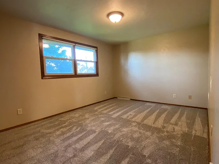 403 Moonglow Dr — Photo 10