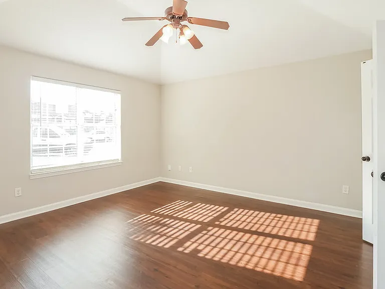 1719 Brentford Cv — Photo 9