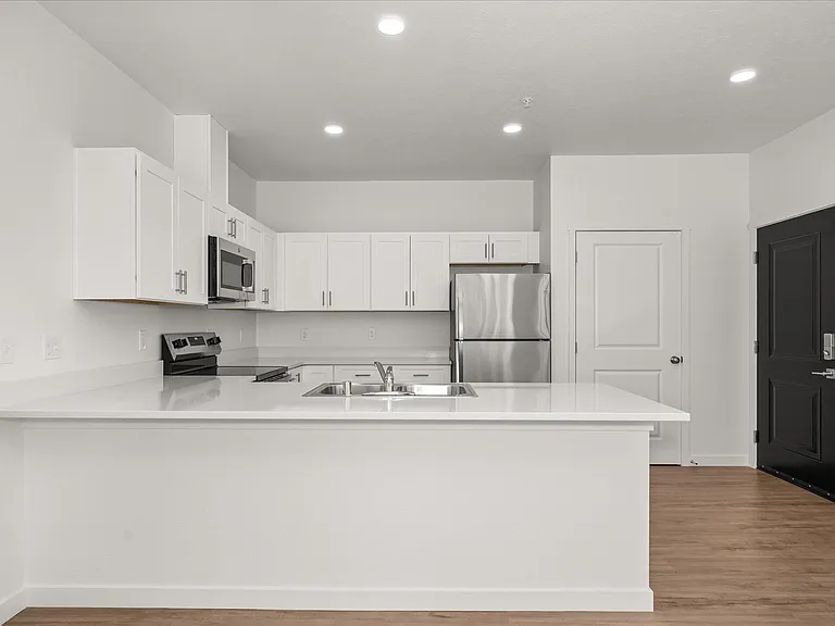 505 E Hawthorne Rd #304 — Photo 5