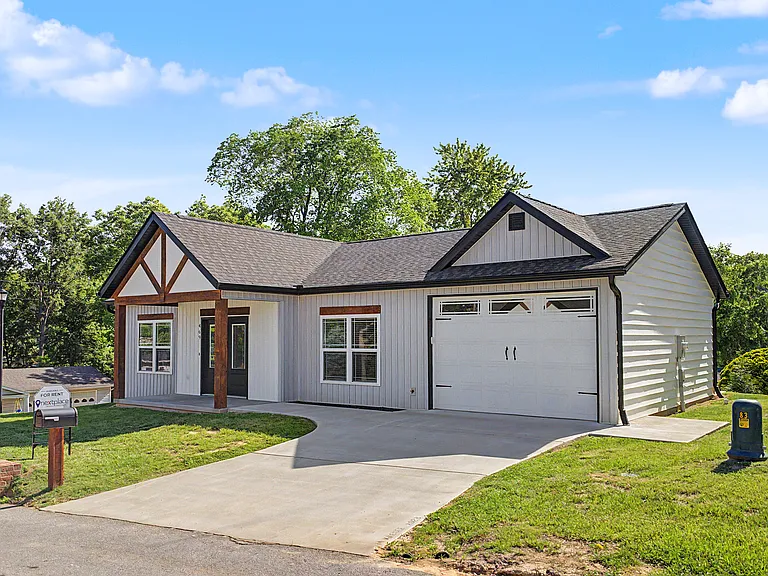 409 Magnolia Rdg — Photo 2