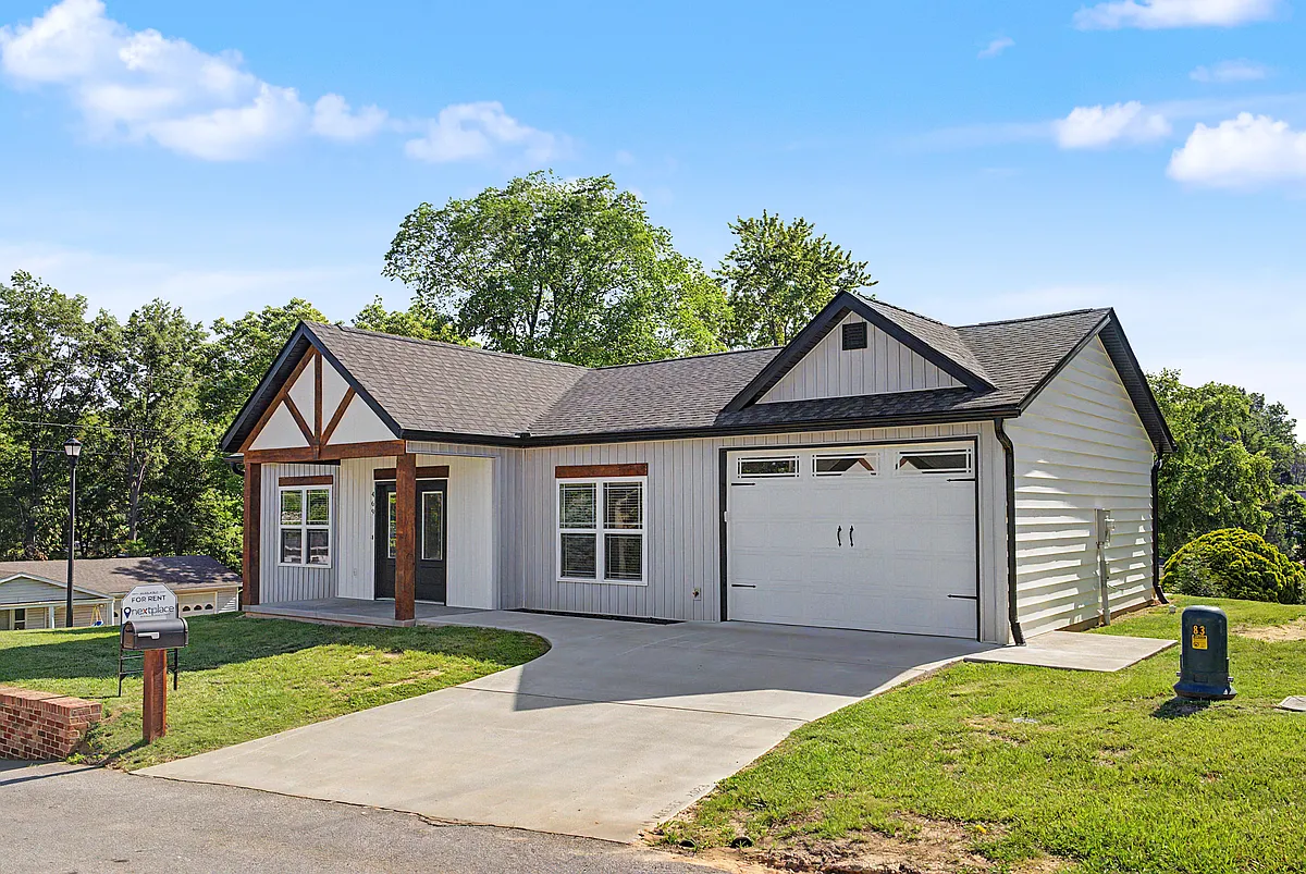 Building Photo - 409 Magnolia Rdg