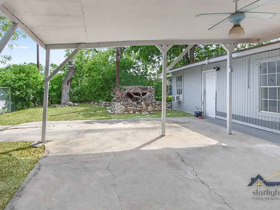 4602 Centralia Dr