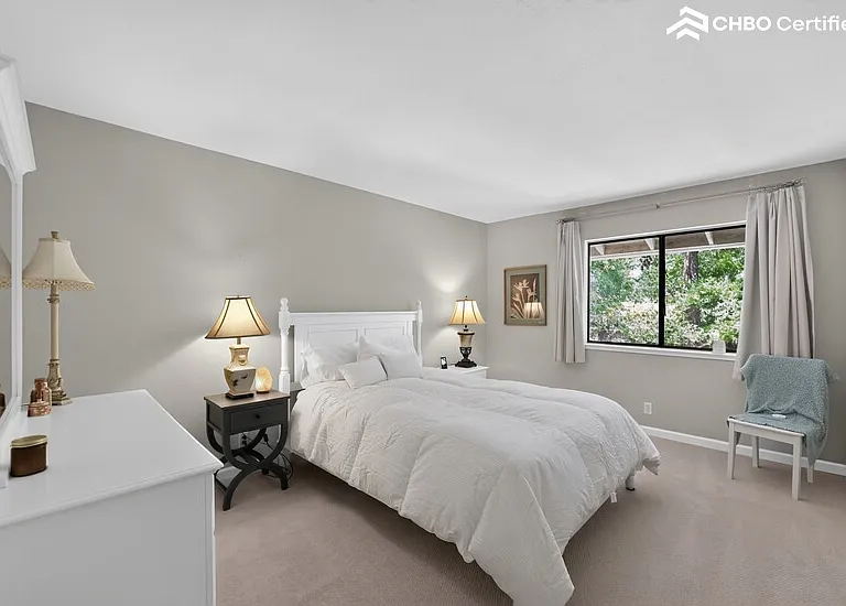 20700 4th St #4 — Photo 16