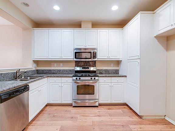 4th image of 26327 Iris Ave Unit C