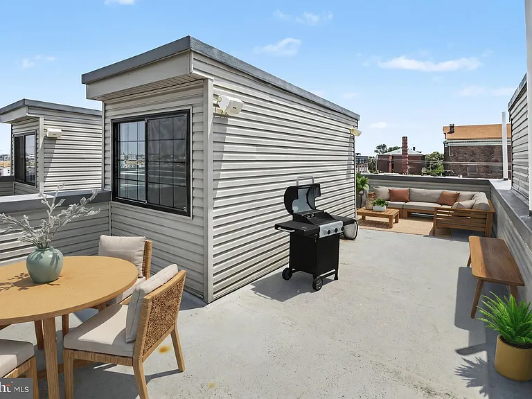 3217 Chatham St — Photo 35