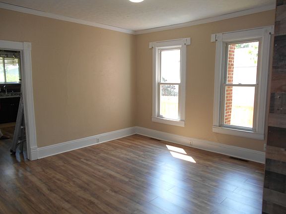 2nd image of 1010 24th St