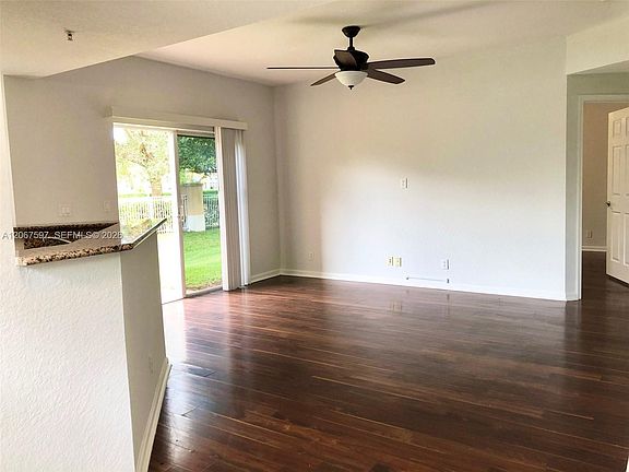 5th image of 1811 NE 5th St Unit 1501