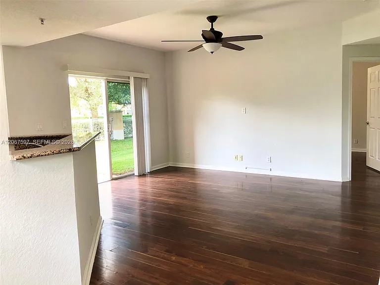1811 NE 5th St #1501 — Photo 5