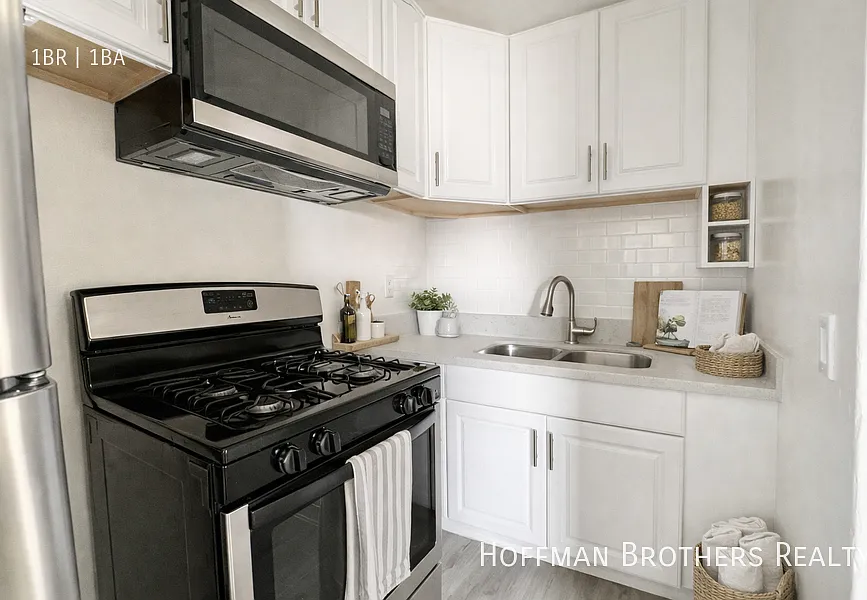 8701 S Figueroa St Los Angeles, CA 90003 — Photo 2