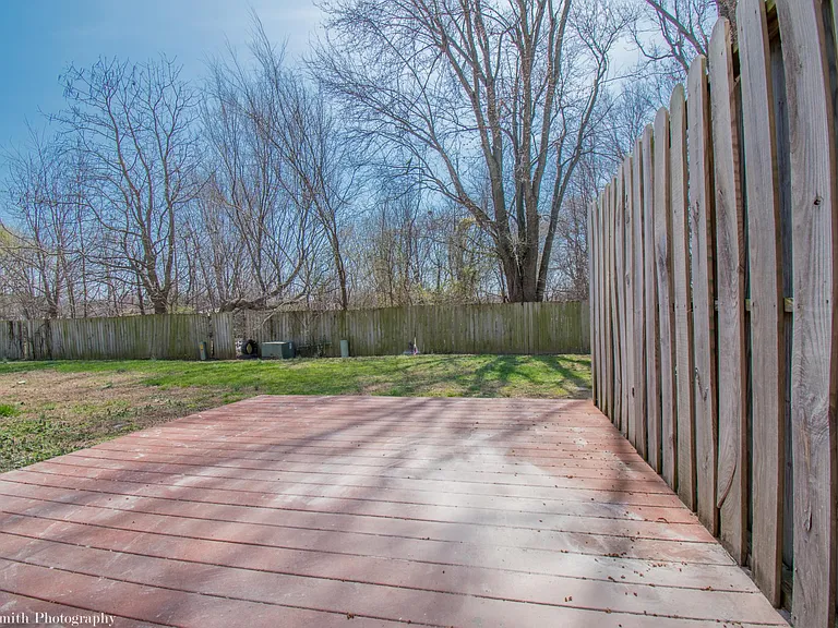 250 Meadow Ct #250 — Photo 17