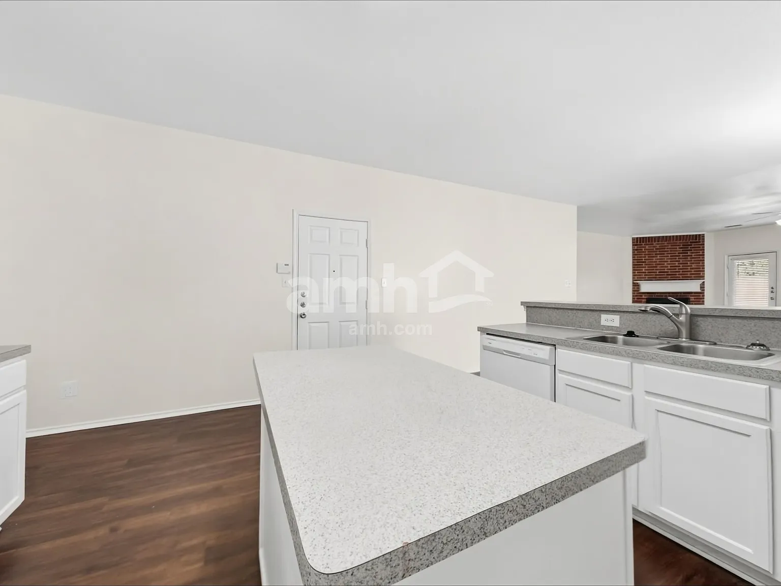 4 bed, 2.5 bath, 2841 sqft, $2,785 — Photo 3