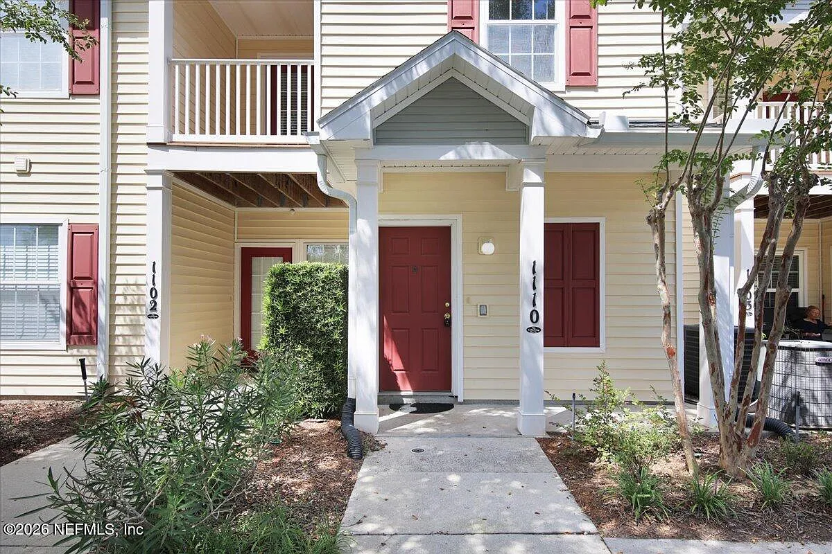 1 bed, 1.0 bath, 883 sqft, $1,350 — Photo 2