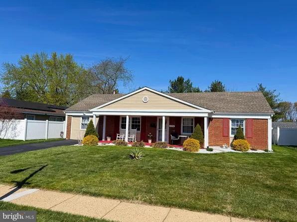 146 Glenview Ln, Willingboro, NJ 08046