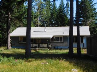 523 Kinnikinnick Dr, Cave Junction, OR 97523