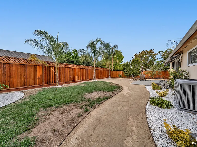 5405 Entrada Cedros — Photo 31
