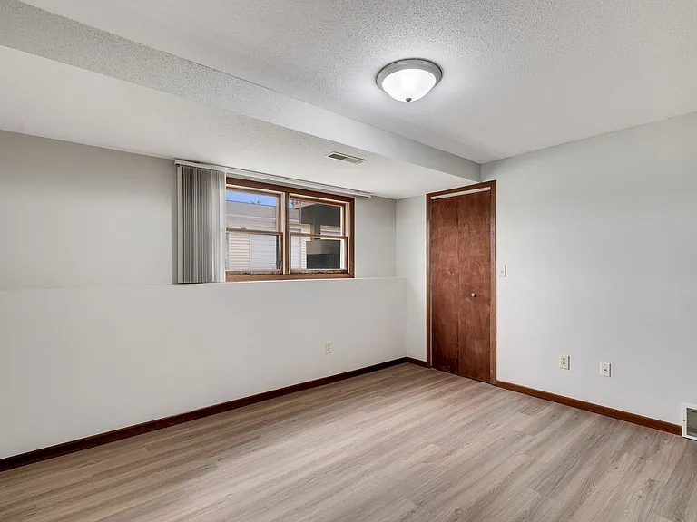 1225-1233 Branding Iron Rd — Photo 15