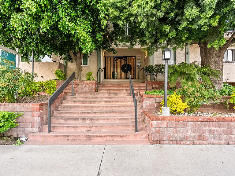 5055 Coldwater Canyon Ave #217 — Photo 7