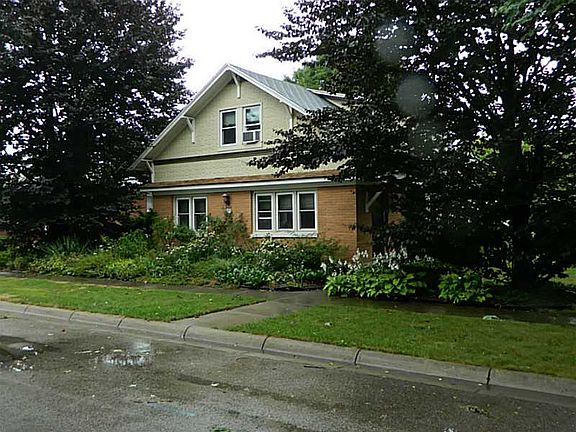3rd image of 204 N Clay St