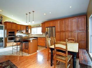 3 Shon Ct, Novato, CA 94947