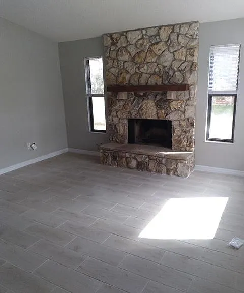910 N Lakewood Ter — Photo 9